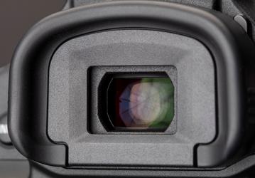 Серийная съемка может вызвать зависание и перезагрузку камеры Canon 1D X Mark III
