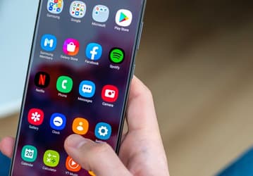Прошлогодние Samsung Galaxy S10, S10+ и S10e получили функции новейших флагманов раньше ожидаемого