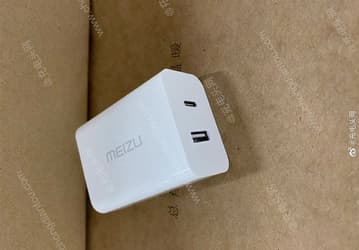 Так выглядит 65-ваттное зарядное устройство Meizu с нитридом галлия. Фото адаптера для Meizu 17
