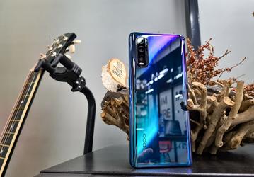 Snapdragon 865, 3K, 120 Гц, 65 Вт, 60-кратный зум. Представлен флагманский смартфон Oppo Find X2 