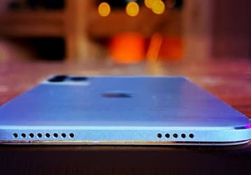 Не ждите iPhone с портом USB-C — Apple просто лишит свои смартфоны любых разъёмов