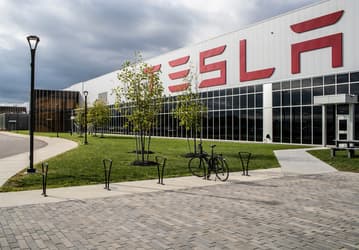 Компания Tesla показала аппарат ИВЛ, в котором по максимуму используются детали ее электромобилей