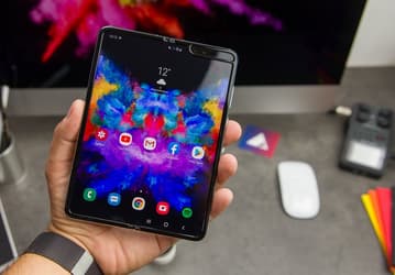У гибкого смартфона Samsung Galaxy Fold 2 будет версия «для бедных». Модификация с меньшим объёмом памяти позволит сделать смартфон дешевле