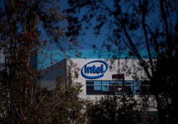 Intel продолжает распродажу активов