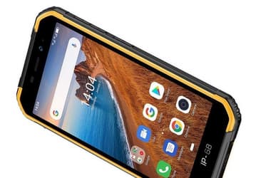 80-долларовая неубиваемая новинка получила NFC, Android 10 и IP69K