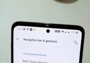 Как Galaxy S20, но с плоским экраном. Опубликованы живые фото OnePlus Z