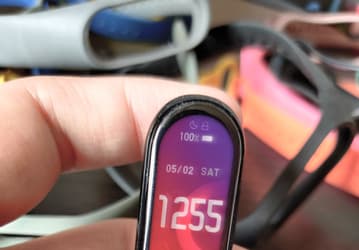 Забудьте фотографии Xiaomi Mi Band 5. Это фейк