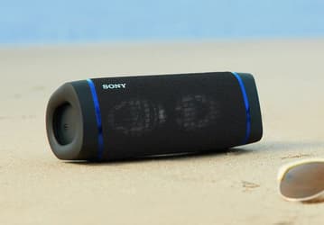 Портативная колонка Sony Extra Bass SRS-XB33 работает без подзарядки 24 часа