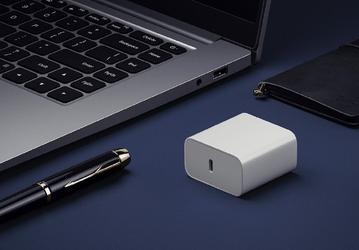 RedmiBook 16 Ryzen Edition получил 65-ваттную зарядку и крошечный блок питания в комплекте