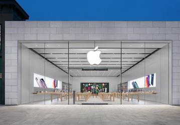 Символ конца пандемии. Apple открывает первый фирменный магазин в Европе с опережением графика