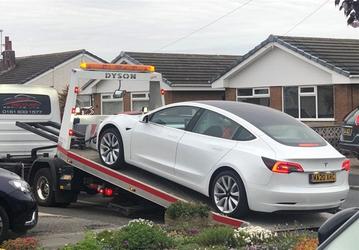 В новенькой Tesla Model 3 рулевое колесо отвалилось прямо во время движения