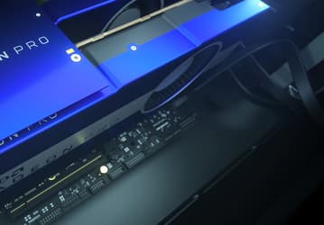 Представлена видеокарта для рабочих станций AMD Radeon Pro VII