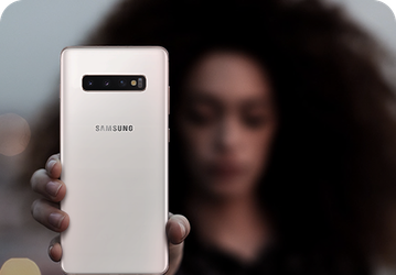 Новая версия Samsung Galaxy S10+ внезапно появилась в России
