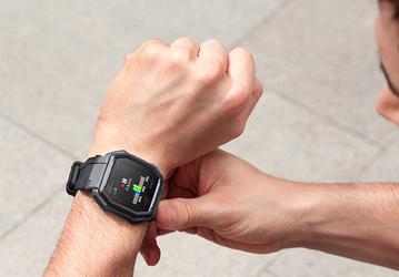 Защищенные часы AmazFit Ares во всей красе на качественных фото
