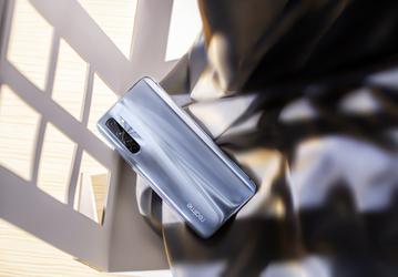 «Бегущий по лезвию» в исполнении Realme