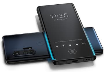 Первый флагман Motorola с «бесконечной гранью» через неделю после выхода резко подешевел с 1000 до 800 долларов в США