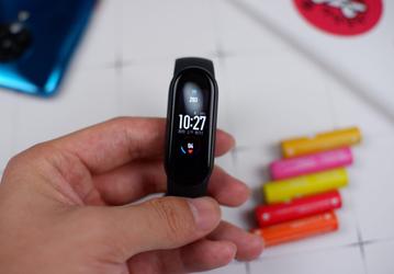 Долгожданный фитнес-браслет Xiaomi Mi Band 5 поступил в продажу у себя на родине