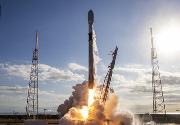 Илон Маск и SpaceX оперативно запустили еще одну ракету Falcon 9 