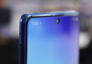 В этом году Samsung тоже выпустит доступный флагман в лице Galaxy S20 Lite. Хотя не факт, что это точно будет флагман