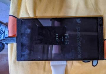 Первые фотографии Razer Phone 3