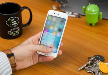 Пользователи старых iPhone приступили к получению отвоёванных у Apple денег