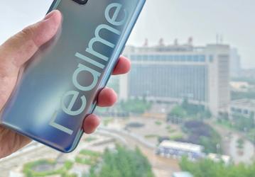 Realme V5 в итоге скопировал дизайн Honor 30. Живые фото в высоком разрешении