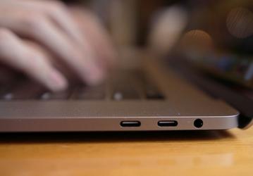 Нет, Thunderbolt из компьютеров Apple не исчезнет. Компания подтвердила, что будет использовать Thunderbolt 4 в грядущих ПК без CPU Intel