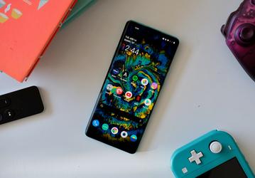 Уже через месяц-два OnePlus 8 Pro перестанет быть лучшим флагманом компании. К выходу готовятся обновлённые модели