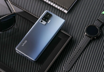 В России вышел уникальный смартфон с суперстабилизацией. Vivo X50 Pro уже в магазинах