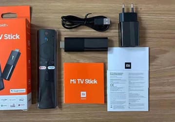 Весь комплект Xiaomi Mi TV Stick наконец показали вживую