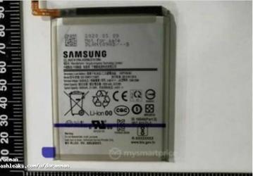 Гигантский аккумулятор Samsung Galaxy M31s на фото