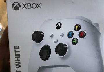 Живые фото нового геймпада Xbox подтверждают существование консоли Xbox Series S