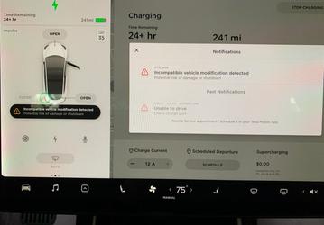 Tesla борется со сторонними модификациями прошивок своих электромобилей