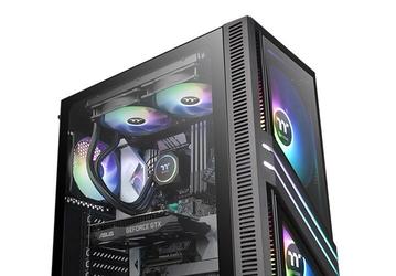Передняя и боковая панели корпуса Thermaltake Versa T35 TG изготовлены из закаленного стекла