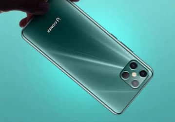 Представлен смартфон с самым странным расположением сканера отпечатка пальцев