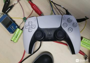 Геймпад DualSense для PlayStation 5 на живых фото
