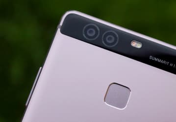 Huawei не забыла важный для себя флагман четырёхлетней давности. Модель P9 получила полезное обновление