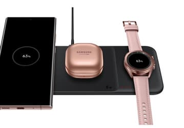 Разочаровавшая мощностью беспроводная зарядка Samsung Wireless Charger Trio поступила в продажу. В Южной Корее за неё просят 85 долларов