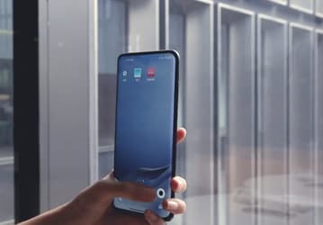 Первый смартфон Xiaomi с подэкранной камерой получит дисплей CSOT