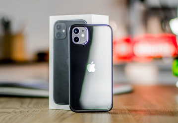 iPhone 12 собирают без паники. Foxconn опровергла слухи о режиме 24/7 и отмене выходных