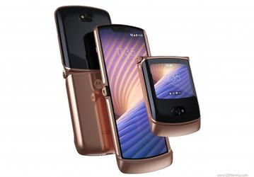 Motorola Razr 5G — всё ещё один из самых стильных смартфонов, но теперь с нормальными характеристиками