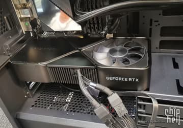 Как выглядит гигантская GeForce RTX 3090 внутри корпуса