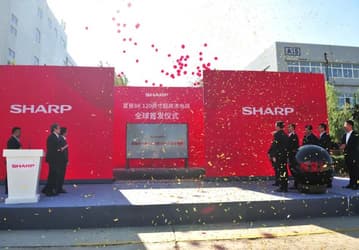 120 дюймов, 120 Гц, 8К и 5G. Sharp запустила в производство гигантский 8К-телевизор