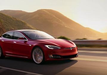 Электромобиль Tesla Model S подешевел на тысячи долларов