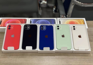 Новенькие iPhone 12 и iPhone 12 Pro показали в разных цветах
