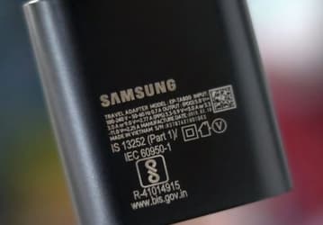 Дурной пример заразителен. Samsung решает, лишать ли свои смартфоны зарядок, как это сделала Apple
