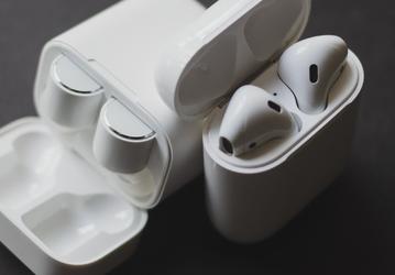 Redmi AirDots опередили Apple AirPods в России