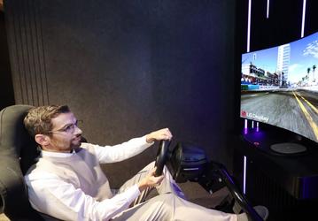 LG представила гибкий «звуковой» 48-дюймовый экран OLED