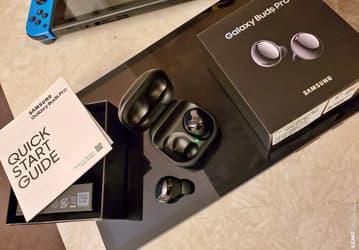 Первые живые фото Samsung Galaxy Buds Pro: наушники, упаковка и комплект поставки