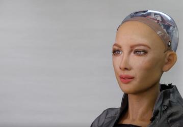 Создатели робота Sophia планируют его массовое внедрение в условиях пандемии